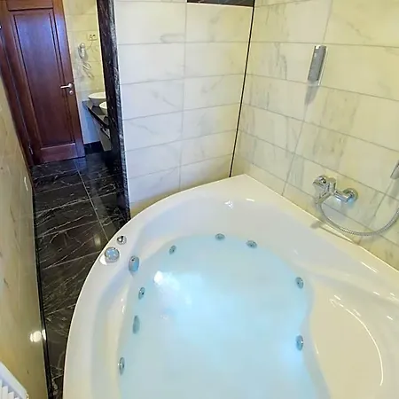 호텔 Hotel Mostar 4*