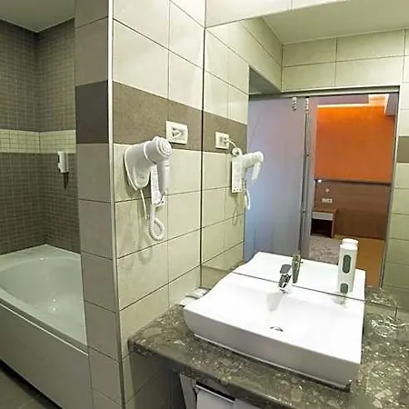 호텔 Hotel Mostar 4*